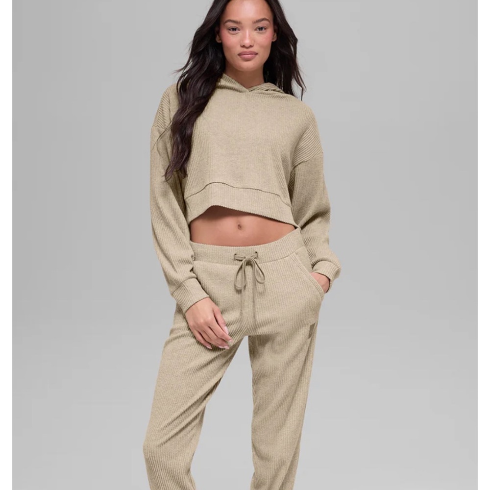 Set Alo yoga Muse Pants XS & Hoodie XS gravel Heather taupe color